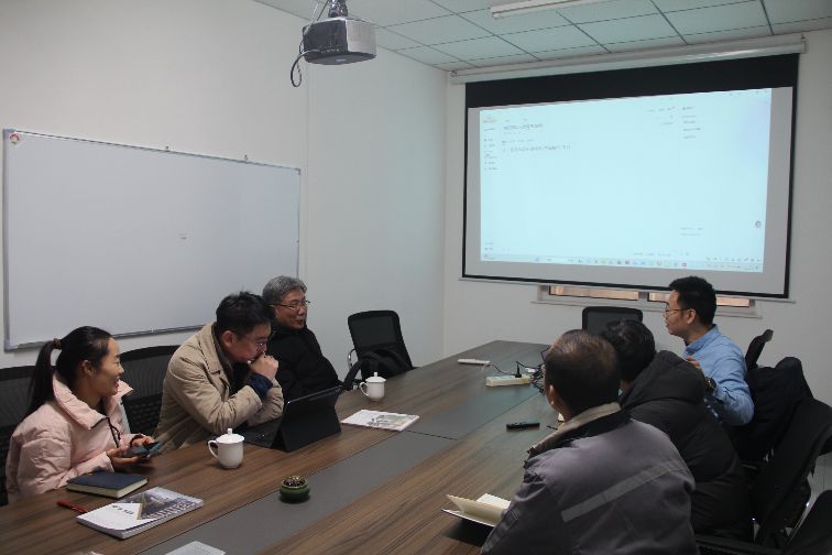 Shandong Lannuo discute o início do projeto para laboratório de ruído e controle de ruído com o professor KWAK, Moon Kyu, Ph.D. e o representante Liang Tongho da Universidade Dongguk, Coreia do Sul